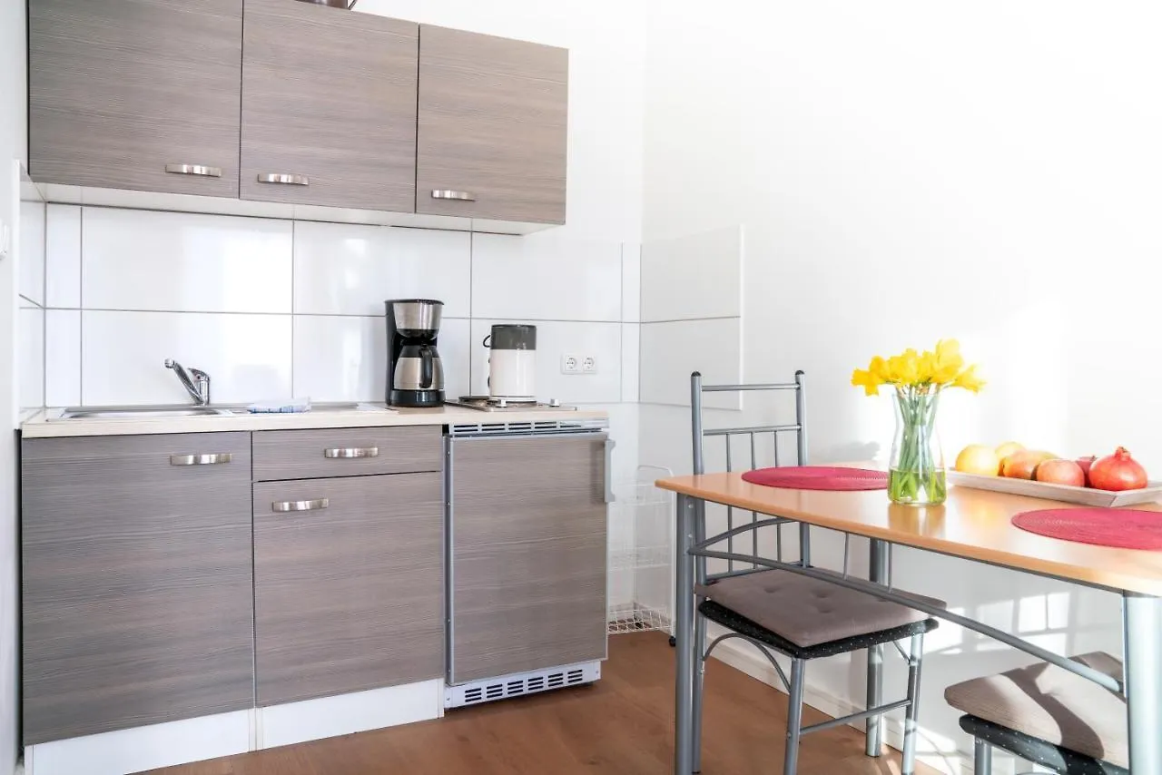 City Studio Apartment For 2, Near Sonnenallee Berlin