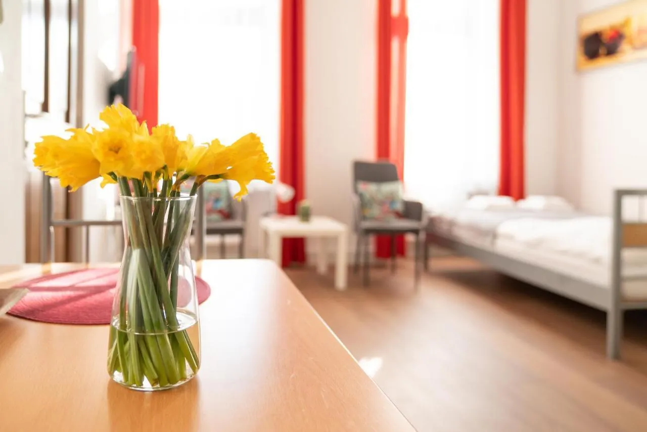 City Studio Apartment For 2, Near Sonnenallee Berlin